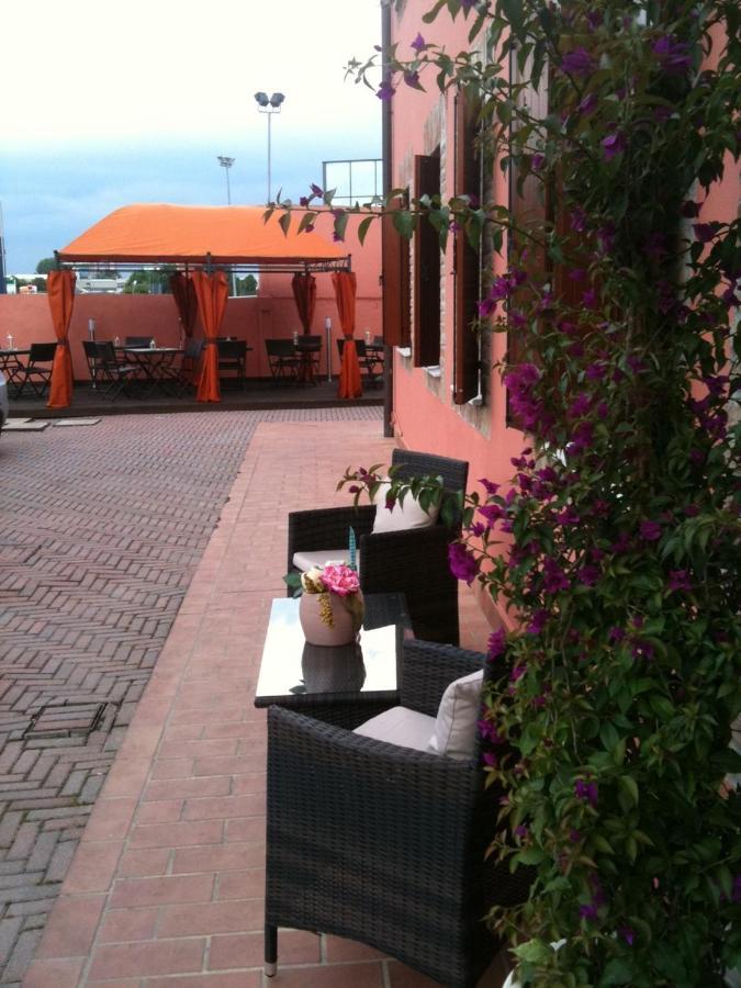 Hotel Le Corti Pitstop Феррара Екстер'єр фото
