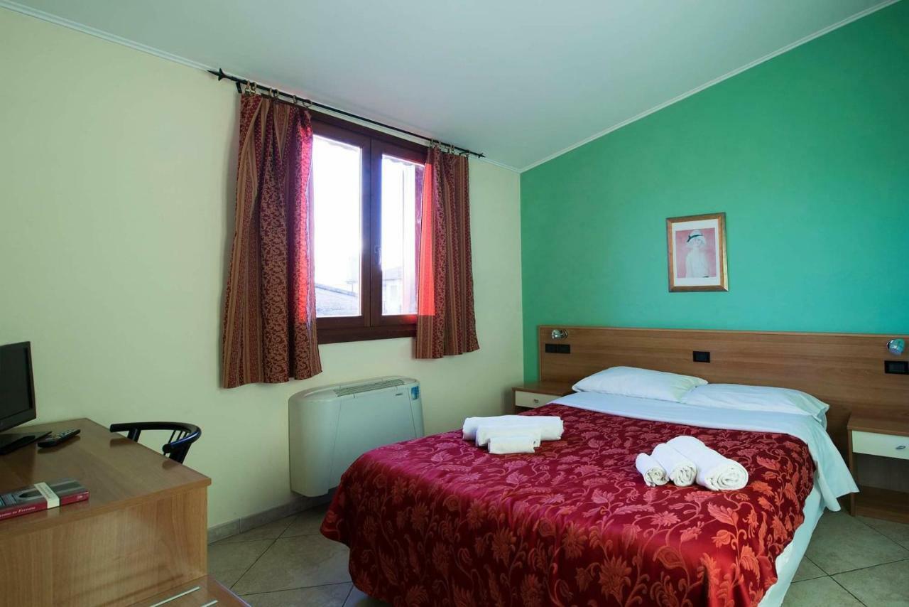 Hotel Le Corti Pitstop Феррара Екстер'єр фото